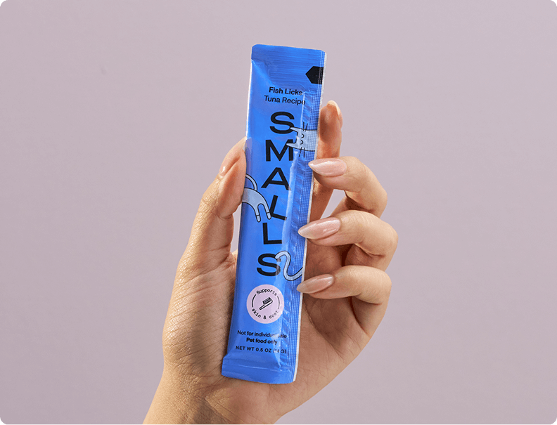 Smalls Cat Treat Skin & Coat Support Tuna Fish Licks 4oz (1 Pack of 8 Licks)