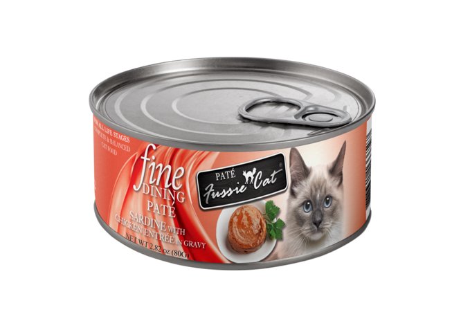 Fussie Cat Wet Cat Food Fine Dining Pat&eacute; Sardine with Chicken Entr&eacute;e in Gravy